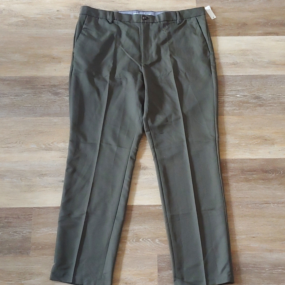 NWT Amazon Essentials Men's Slim Fit 100% Polyester Dress Pants Olive Size 42X34